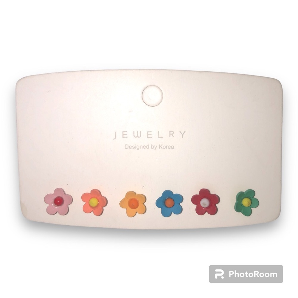 Dainty flower stud set